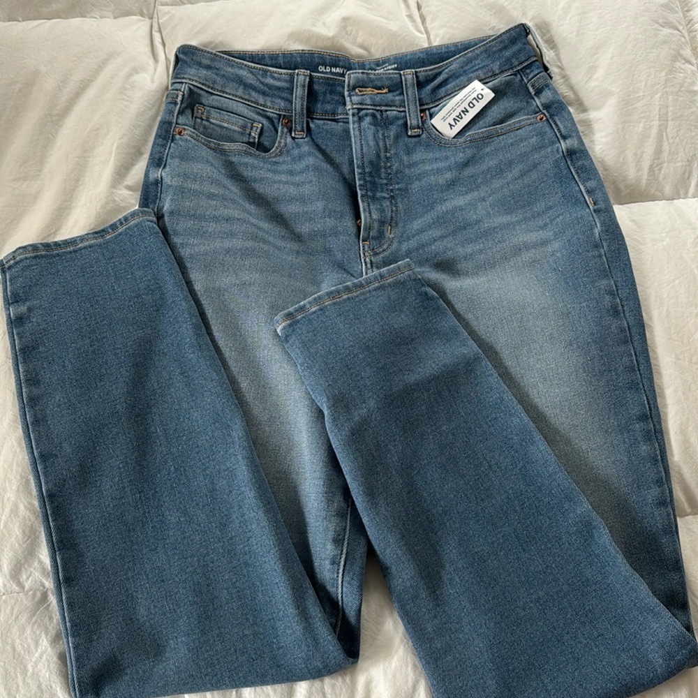 Old Navy jeans. Size 8 tall. High Rise OG Straight. New with tags!